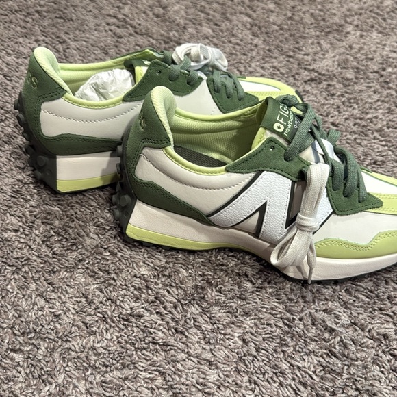 New Balance X Figs 327 Lime and Olive Sneakers size 8.5 - Picture 6 of 9